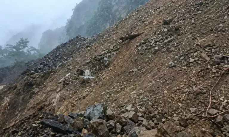 Arunachal: भारी बारिश के बाद सेप्पा-ईटानगर सड़क भूस्खलन के कारण बंद हुई