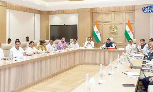 एयर इंडिया बिल्डिंग रेनोवेशन पर CM फडणवीस का फोकस एयर इंडिया बिल्डिंग रेनोवेशन पर CM फडणवीस का फोकस