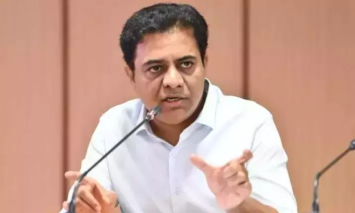 KTR ने कांग्रेस द्वारा राज्य पर थोपे गए आपराधिक बर्बादी के रूप में रेवंत की आलोचना की KTR ने कांग्रेस द्वारा राज्य पर थोपे गए आपराधिक बर्बादी के रूप में रेवंत की आलोचना की