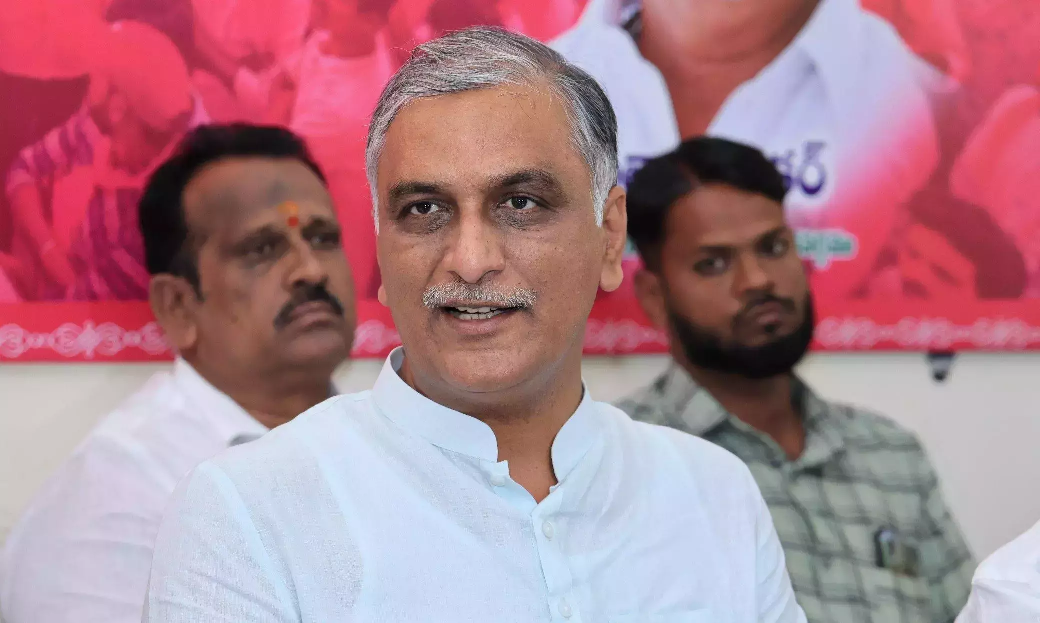 Telangana: हरीश राव ने अडांकी, सामा राम मोहन को मानहानि का नोटिस भेजा Telangana: हरीश राव ने अडांकी, सामा राम मोहन को मानहानि का नोटिस भेजा