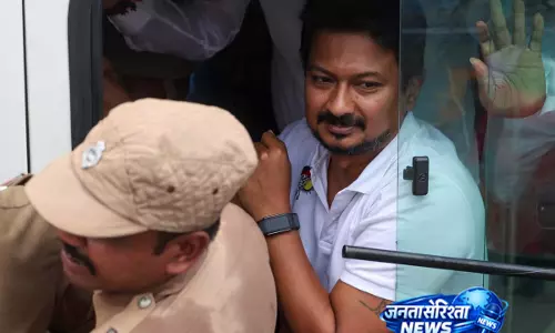 हाईकोर्ट ने पुलिस को दिए रिहाई के निर्देश हाईकोर्ट ने पुलिस को दिए रिहाई के निर्देश