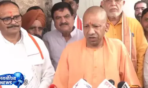यूपी विधानसभा में हंगामा, CM योगी ने सपा पर बोला हमला यूपी विधानसभा में हंगामा, CM योगी ने सपा पर बोला हमला