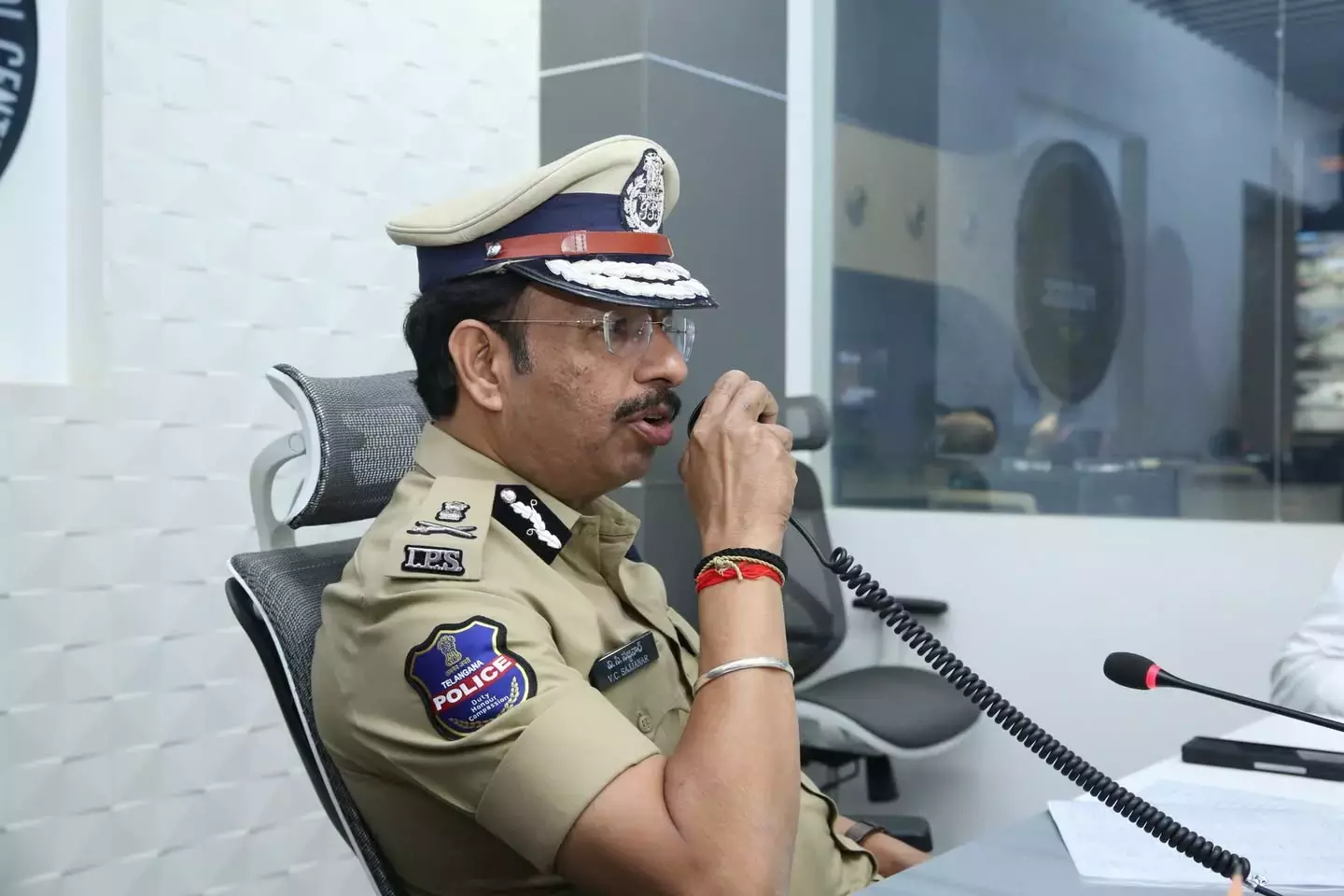 छापेमारी में अदरक-लहसुन पेस्ट में टाइटेनियम ऑक्साइड, एसिटिक एसिड के इस्तेमाल का खुलासा: सज्जनार