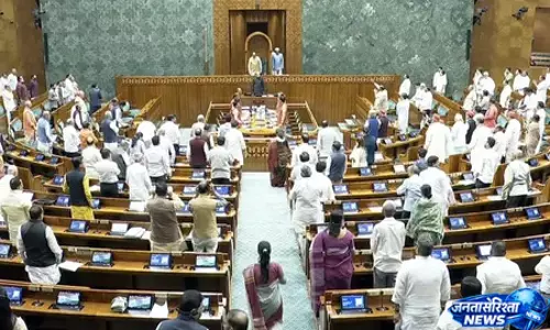 लोकसभा में भारी हंगामा, स्पीकर ने सदन किया स्थगित लोकसभा में भारी हंगामा, स्पीकर ने सदन किया स्थगित