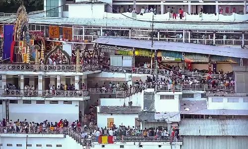 वैष्णो देवी श्राइन के कथित ₹500 करोड़ के ‘नकली चांदी’ मामले में अदालत सख्त वैष्णो देवी श्राइन के कथित ₹500 करोड़ के ‘नकली चांदी’ मामले में अदालत सख्त