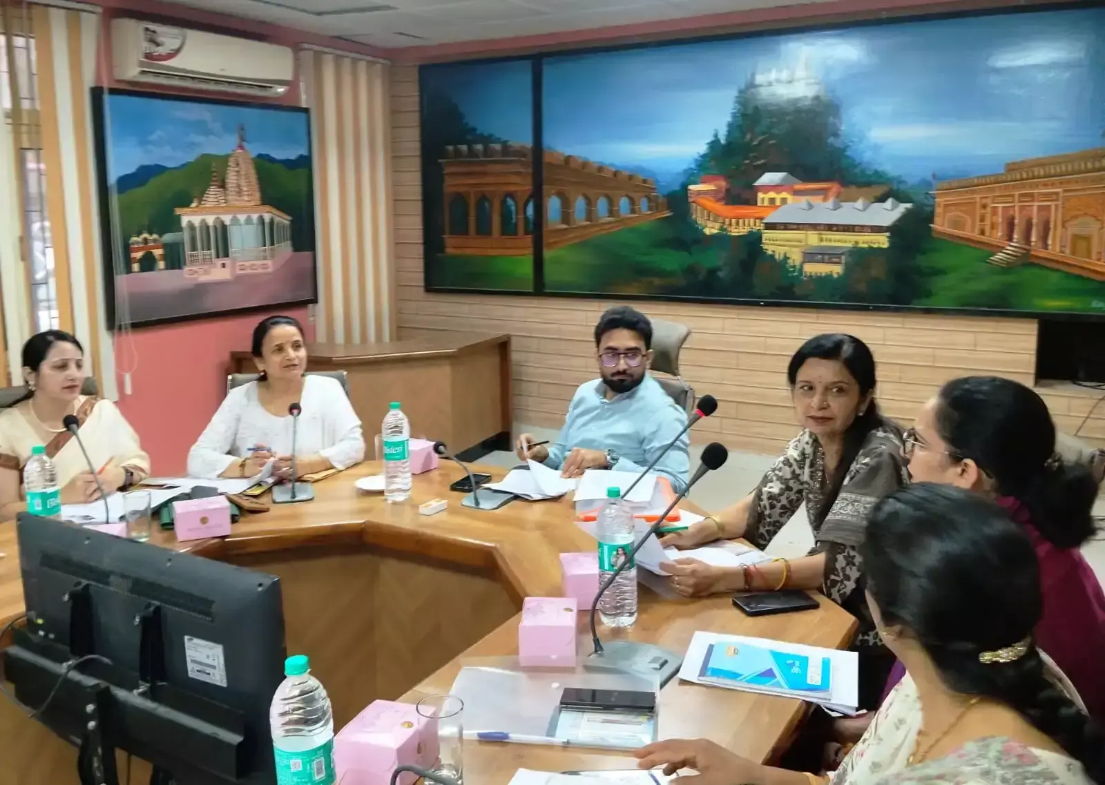 Hamirpur: अस्पताल सुविधाओं के लिए आरकेएस ने 26.17 लाख रुपये स्वीकृत किए Hamirpur: अस्पताल सुविधाओं के लिए आरकेएस ने 26.17 लाख रुपये स्वीकृत किए