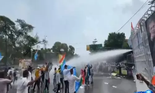 बिहार में छात्र आंदोलन उग्र, मुख्यमंत्री आवास घेरने निकले अभ्यर्थियों पर वाटर कैनन का इस्तेमाल बिहार में छात्र आंदोलन उग्र, मुख्यमंत्री आवास घेरने निकले अभ्यर्थियों पर वाटर कैनन का इस्तेमाल