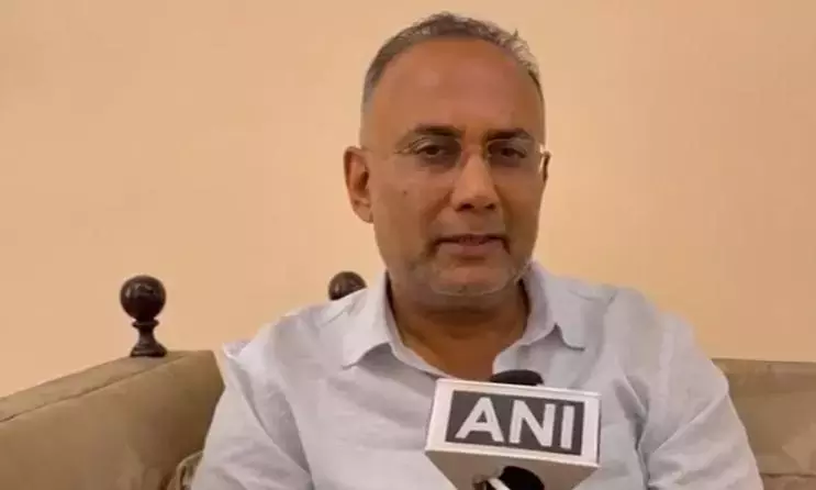 Karnataka: कर्नाटक कांग्रेस नेता ने मंत्रिमंडल से बाहर किए जाने पर स्पष्टीकरण मांगा