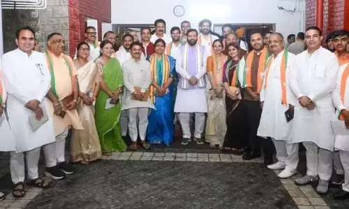 हरियाणा भाजपा की नई टीम के साथ CM नायब सिंह सैनी की पहली बैठक हरियाणा भाजपा की नई टीम के साथ CM नायब सिंह सैनी की पहली बैठक