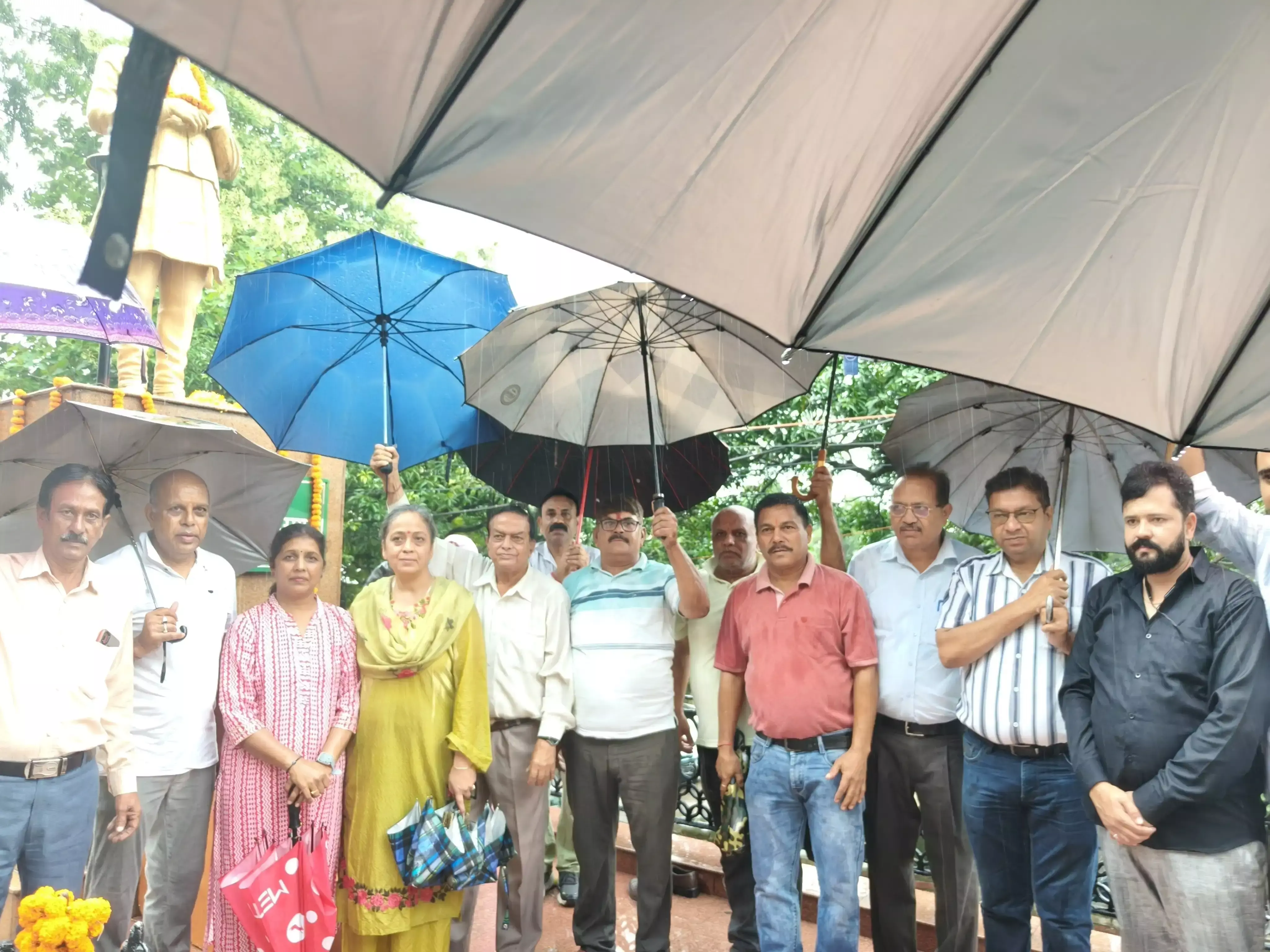 Nahan: डॉ. वाईएस परमार की जयंती पर भाजपा ने अर्पित किए श्रद्धासुमन