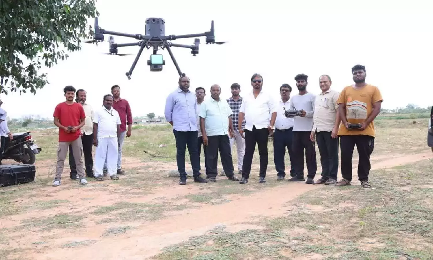Andhra: तिरुपति में सेट्टीपल्ली मॉडल टाउनशिप के लिए ड्रोन सर्वेक्षण शुरू Andhra: तिरुपति में सेट्टीपल्ली मॉडल टाउनशिप के लिए ड्रोन सर्वेक्षण शुरू