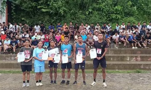 डिस्ट्रिक्ट रेड रन ने लोंगलेंग में HIV जागरूकता को बढ़ावा दिया डिस्ट्रिक्ट रेड रन ने लोंगलेंग में HIV जागरूकता को बढ़ावा दिया