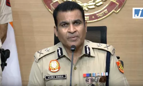 नीरज बवाना गैंग से जुड़ा शातिर बदमाश सविंदर उर्फ बाबा को मुठभेड़ के बाद गिरफ्तार नीरज बवाना गैंग से जुड़ा शातिर बदमाश सविंदर उर्फ बाबा को मुठभेड़ के बाद गिरफ्तार