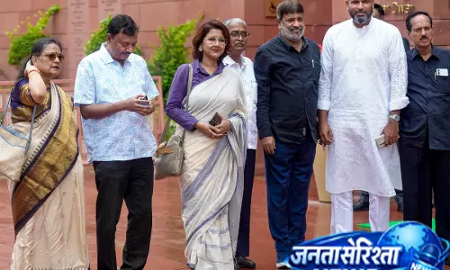 TMC छोड़ने के बाद भी नहीं बनी बात, बागी गुट में फूट के संकेत TMC छोड़ने के बाद भी नहीं बनी बात, बागी गुट में फूट के संकेत