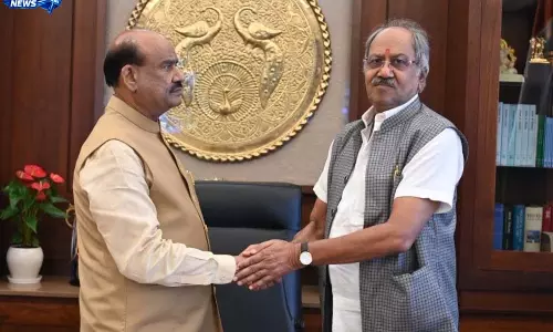 लोकसभा अध्यक्ष ओम बिरला से मिले सांसद बृजमोहन अग्रवाल लोकसभा अध्यक्ष ओम बिरला से मिले सांसद बृजमोहन अग्रवाल