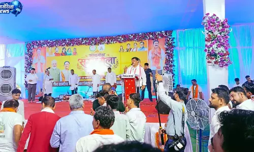 ग्रामीणों को उप मुख्यमंत्री ने दिलाई स्वच्छता की शपथ ग्रामीणों को उप मुख्यमंत्री ने दिलाई स्वच्छता की शपथ