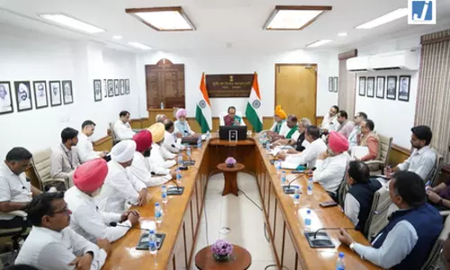 किसानों ने कृषि मंत्री शिवराज सिंह चौहान से की मुलाकात, एथेनॉल का किया समर्थन किसानों ने कृषि मंत्री शिवराज सिंह चौहान से की मुलाकात, एथेनॉल का किया समर्थन