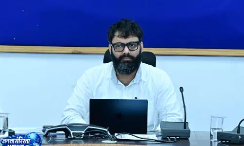 कलेक्टर ने स्कूल और आंगनबाड़ी केंद्र के बच्चों का आधार केन्द्र प्राथमिकता से बनाने के दिए निर्देश कलेक्टर ने स्कूल और आंगनबाड़ी केंद्र के बच्चों का आधार केन्द्र प्राथमिकता से बनाने के दिए निर्देश