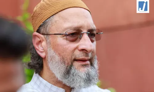 ओवैसी ने सतीश महाना के बयान पर जताई आपत्ति, बोले- विधानसभा की गरिमा से जुड़ा है सवाल ओवैसी ने सतीश महाना के बयान पर जताई आपत्ति, बोले- विधानसभा की गरिमा से जुड़ा है सवाल