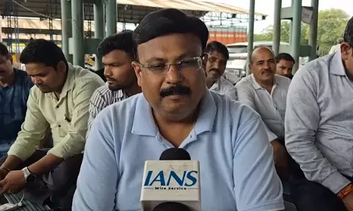 पटवारियों की हड़ताल जारी, वेतनमान और प्रमोशन समेत लंबित मांगों पर सरकार से कार्रवाई की मांग पटवारियों की हड़ताल जारी, वेतनमान और प्रमोशन समेत लंबित मांगों पर सरकार से कार्रवाई की मांग