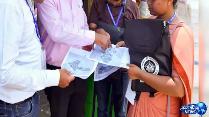 जनगणना 2027 के दूसरे चरण का नोटिफिकेशन जारी, पहली बार जुटाई जाएगी जाति संबंधी जानकारी जनगणना 2027 के दूसरे चरण का नोटिफिकेशन जारी, पहली बार जुटाई जाएगी जाति संबंधी जानकारी