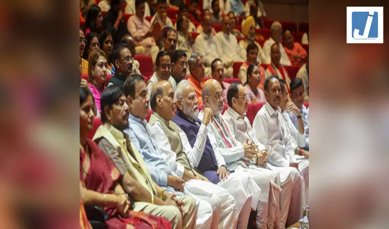 एनडीए संसदीय दल की मंगल मिलन बैठक, मॉनसून सत्र की रणनीति पर होगी चर्चा एनडीए संसदीय दल की मंगल मिलन बैठक, मॉनसून सत्र की रणनीति पर होगी चर्चा