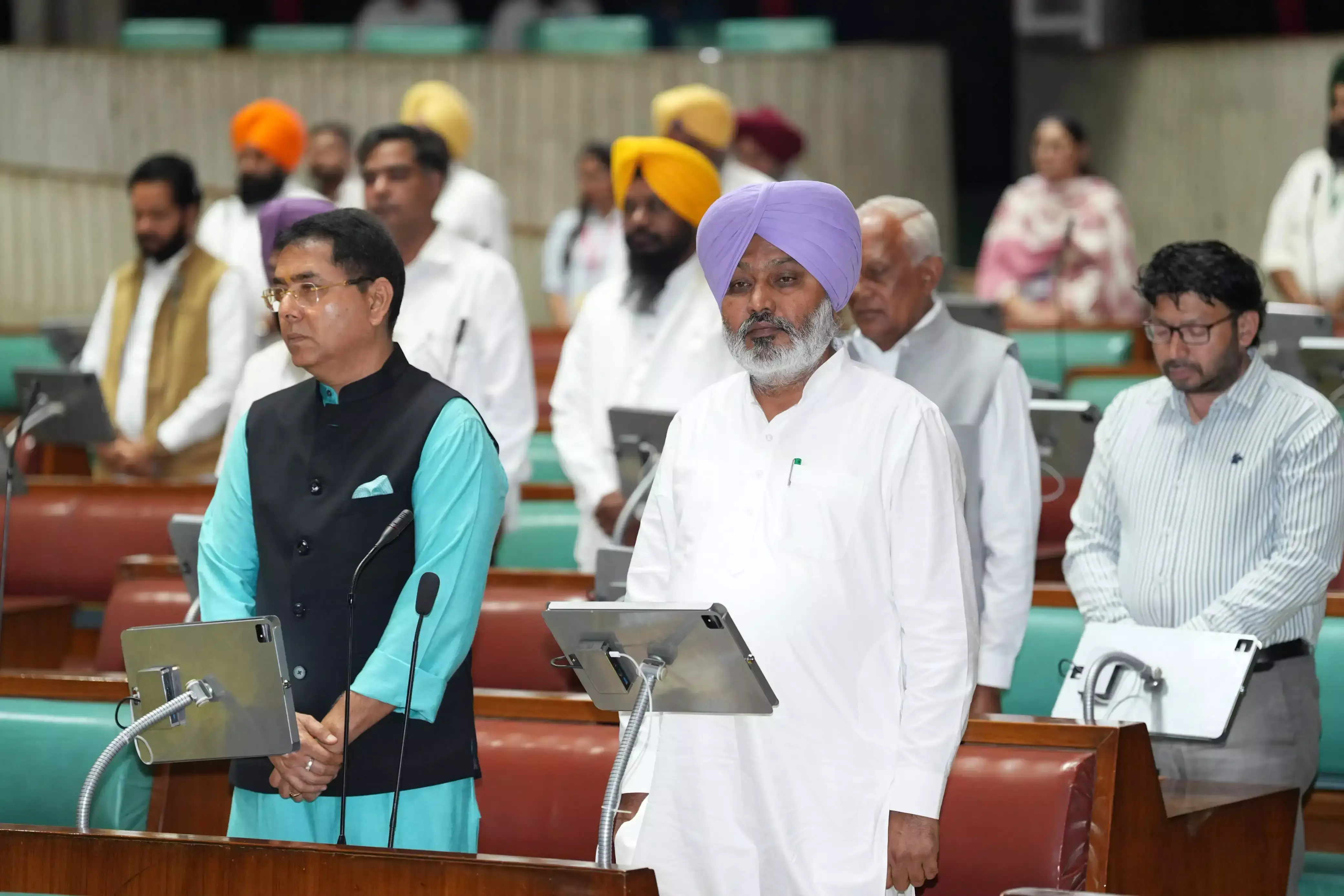 Chandigarh: पंजाब विधानसभा का सत्र शुरू, श्रद्धांजलि के बाद सदन की कार्यवाही Chandigarh: पंजाब विधानसभा का सत्र शुरू, श्रद्धांजलि के बाद सदन की कार्यवाही