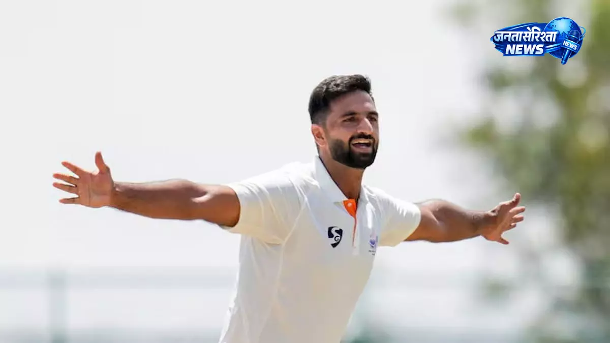 आकिब नबी के भारतीय टेस्ट टीम में चयन पर उमर अब्दुल्ला ने दी बधाई आकिब नबी के भारतीय टेस्ट टीम में चयन पर उमर अब्दुल्ला ने दी बधाई