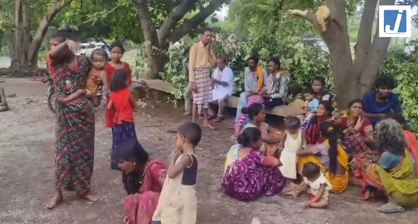 विधानसभा रोड पर हादसा, स्कूल बस की चपेट में आने से बच्चे की मौत विधानसभा रोड पर हादसा, स्कूल बस की चपेट में आने से बच्चे की मौत