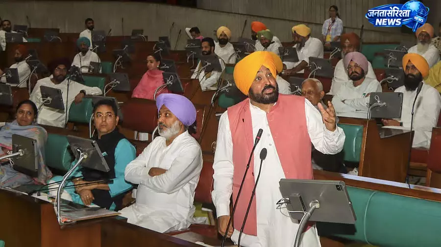 पंजाब सरकार के कर्मचारियों की सैलरी को लेकर चर्चा तेज, केंद्र से अधिक वेतन मिलने का दावा पंजाब सरकार के कर्मचारियों की सैलरी को लेकर चर्चा तेज, केंद्र से अधिक वेतन मिलने का दावा