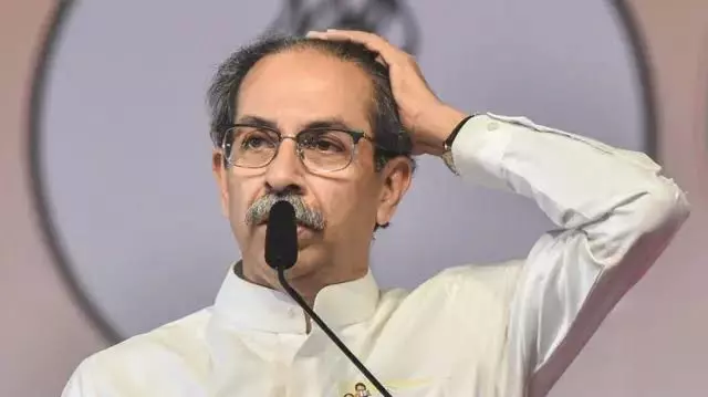 Mumbai: कांग्रेस व ठाकरे सेना को झटका, कई नेताओं का भाजपा में प्रवेश Mumbai: कांग्रेस व ठाकरे सेना को झटका, कई नेताओं का भाजपा में प्रवेश