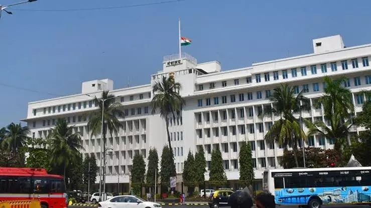 Mumbai: 18 अधिकारियों को पदोन्नति का तोहफा, सचिवालय में खुशी Mumbai: 18 अधिकारियों को पदोन्नति का तोहफा, सचिवालय में खुशी