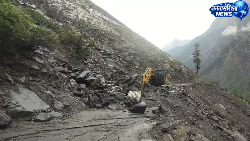 पांगी घाटी में बदला मौसम का मिजाज, बादल फटने और बाढ़ से बढ़ी चुनौतियां पांगी घाटी में बदला मौसम का मिजाज, बादल फटने और बाढ़ से बढ़ी चुनौतियां