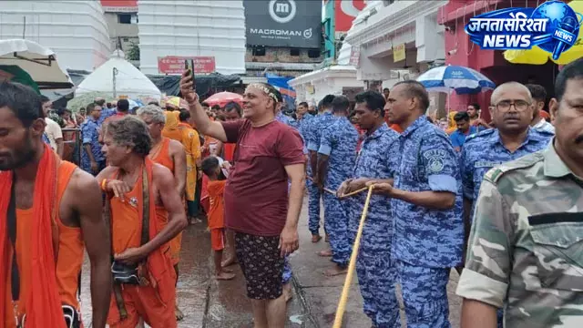 श्रावणी मेला से पहले बाबा मंदिर में नया फुटओवर ब्रिज शुरू श्रावणी मेला से पहले बाबा मंदिर में नया फुटओवर ब्रिज शुरू