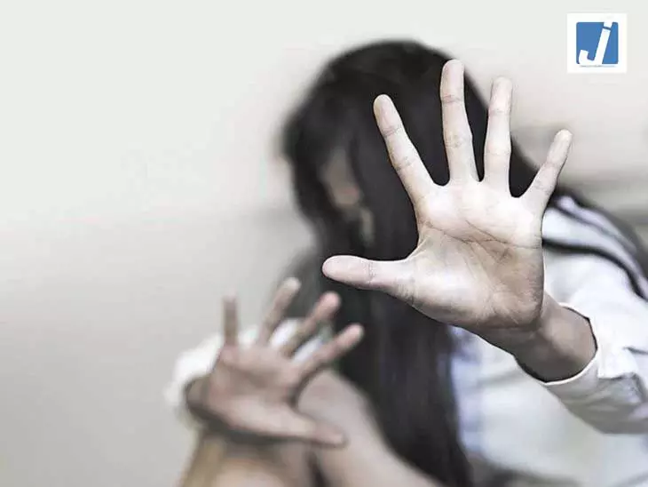 बर्थडे पार्टी का बहाना बनाकर युवती को बुलाया और किया रेप, आरोपी युवक पुलिस की गिरफ्त में बर्थडे पार्टी का बहाना बनाकर युवती को बुलाया और किया रेप, आरोपी युवक पुलिस की गिरफ्त में