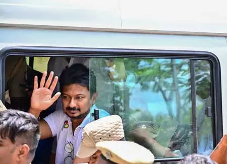मद्रास हाईकोर्ट ने पूछताछ के बाद उदयनिधि स्टालिन को रिहा करने का दिया आदेश मद्रास हाईकोर्ट ने पूछताछ के बाद उदयनिधि स्टालिन को रिहा करने का दिया आदेश