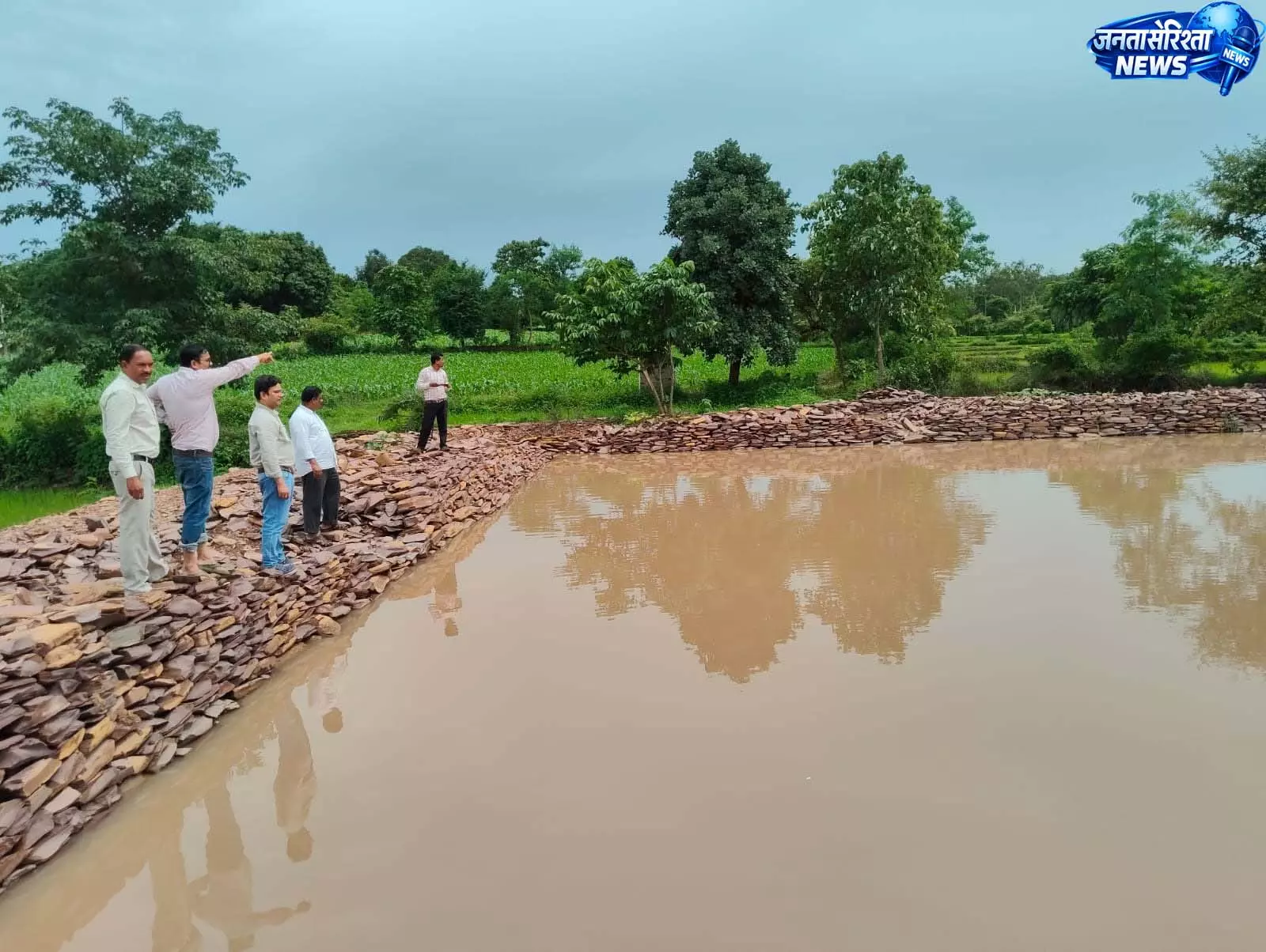 मछली बीज उत्पादन से किसान रयतु राम ने लिखी सफलता की नई कहानी मछली बीज उत्पादन से किसान रयतु राम ने लिखी सफलता की नई कहानी