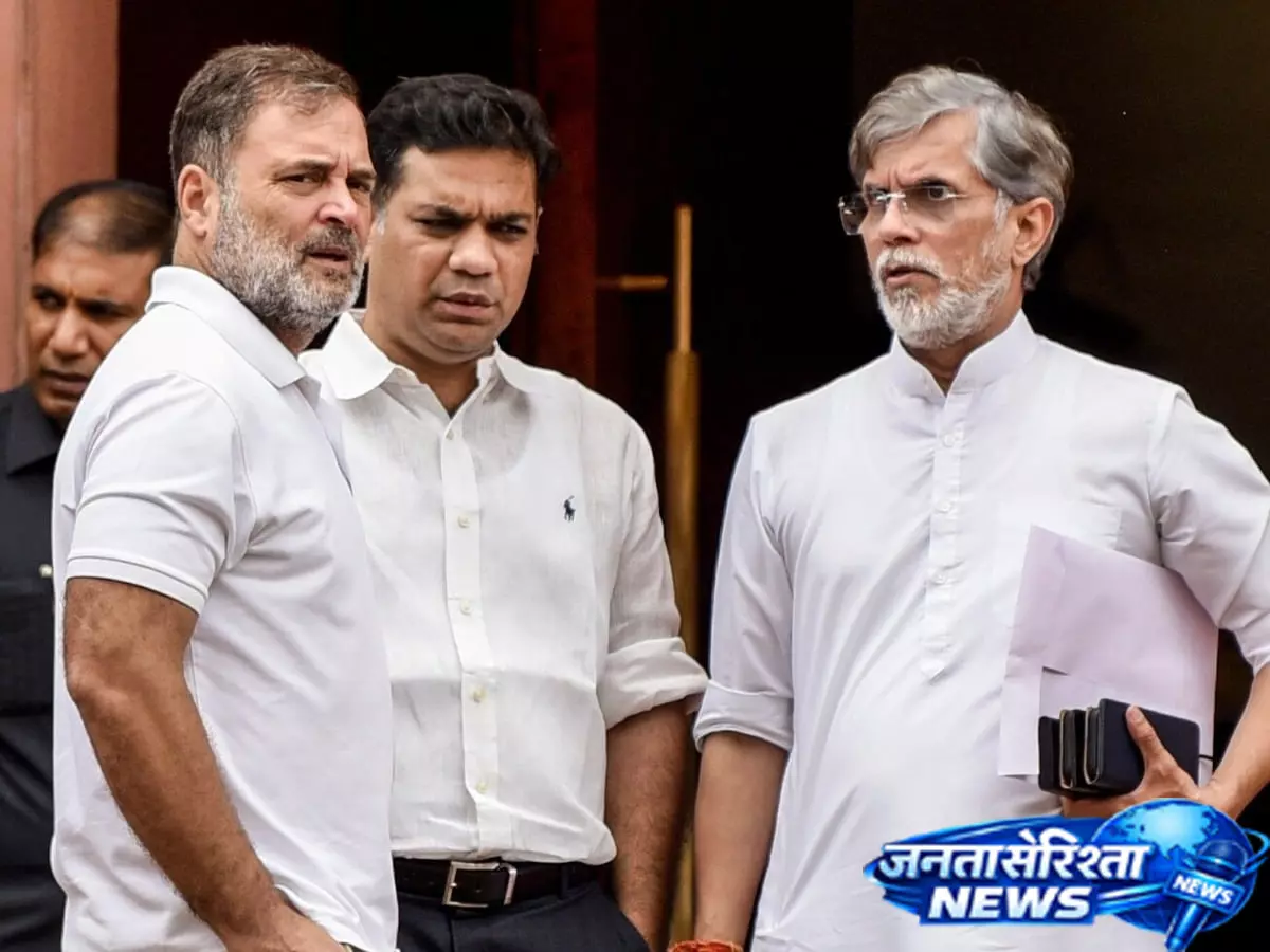 सैनिक स्कूलों को लेकर राहुल गांधी के आरोपों पर गरमाई बैठक, समिति ने जांच की कही बात सैनिक स्कूलों को लेकर राहुल गांधी के आरोपों पर गरमाई बैठक, समिति ने जांच की कही बात