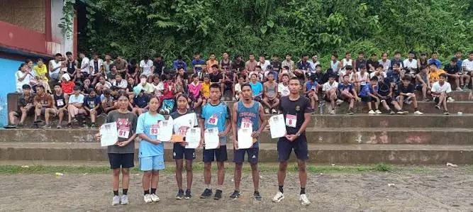 डिस्ट्रिक्ट रेड रन ने लोंगलेंग में HIV जागरूकता को बढ़ावा दिया डिस्ट्रिक्ट रेड रन ने लोंगलेंग में HIV जागरूकता को बढ़ावा दिया
