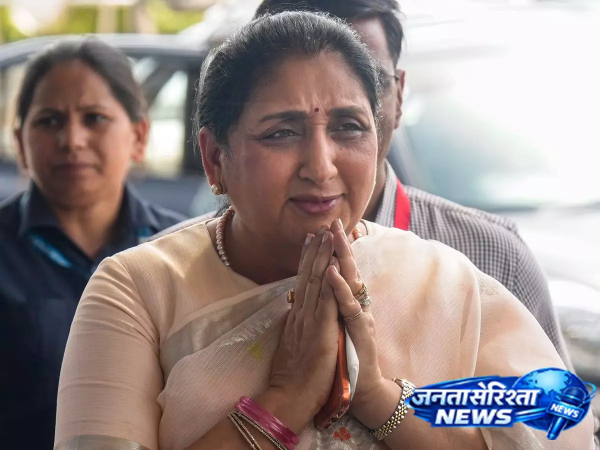 गूंगी गुड़िया बयान पर महाराष्ट्र में सियासी तूफान, कांग्रेस घिरी गूंगी गुड़िया बयान पर महाराष्ट्र में सियासी तूफान, कांग्रेस घिरी