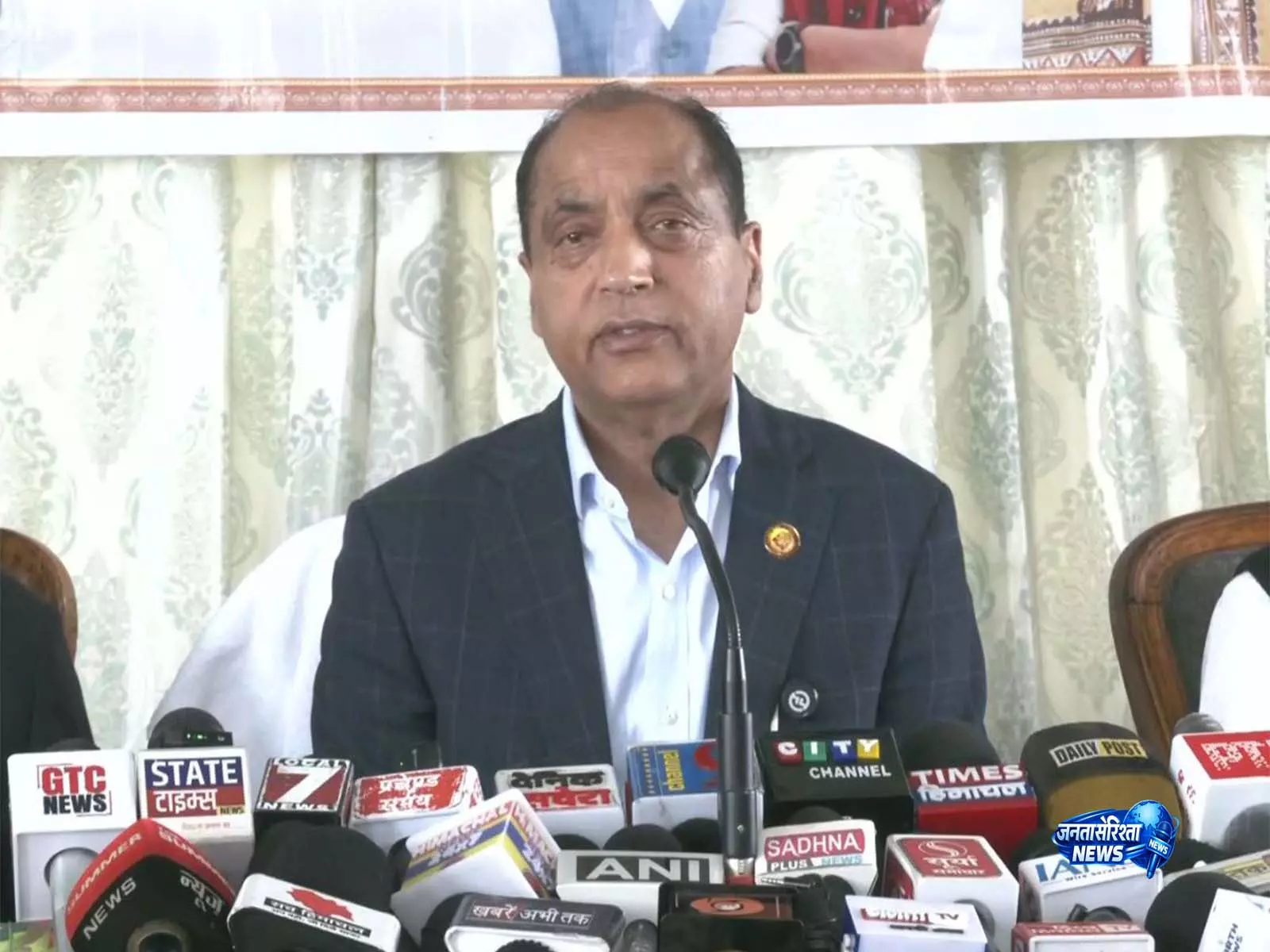 हिमाचल प्रदेश में BJP को आरामदायक बहुमत मिलेगा और वह अगली सरकार बनाएगी: जय राम ठाकुर हिमाचल प्रदेश में BJP को आरामदायक बहुमत मिलेगा और वह अगली सरकार बनाएगी: जय राम ठाकुर