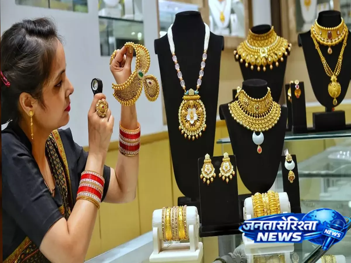सोने की कीमतों में फिर उछाल, दिल्ली से मुंबई तक जानें आज का रेट सोने की कीमतों में फिर उछाल, दिल्ली से मुंबई तक जानें आज का रेट