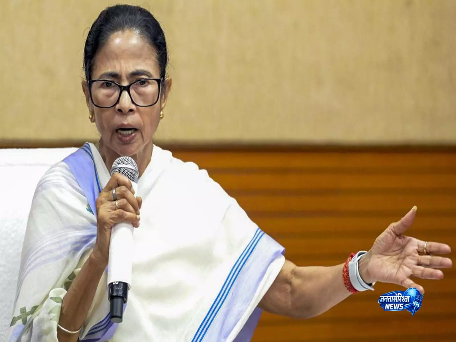ममता बनर्जी का BJP पर हमला, बोलीं- सोनार बांग्ला को जेल बना दिया ममता बनर्जी का BJP पर हमला, बोलीं- सोनार बांग्ला को जेल बना दिया