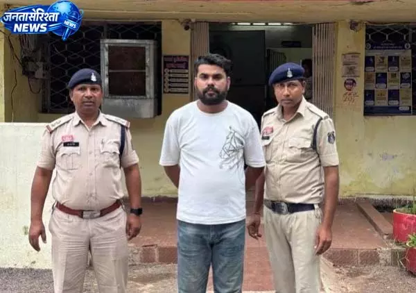 दो साल से फरार हत्या आरोपी का खेल खत्म, उतई पुलिस ने दबोचा दो साल से फरार हत्या आरोपी का खेल खत्म, उतई पुलिस ने दबोचा