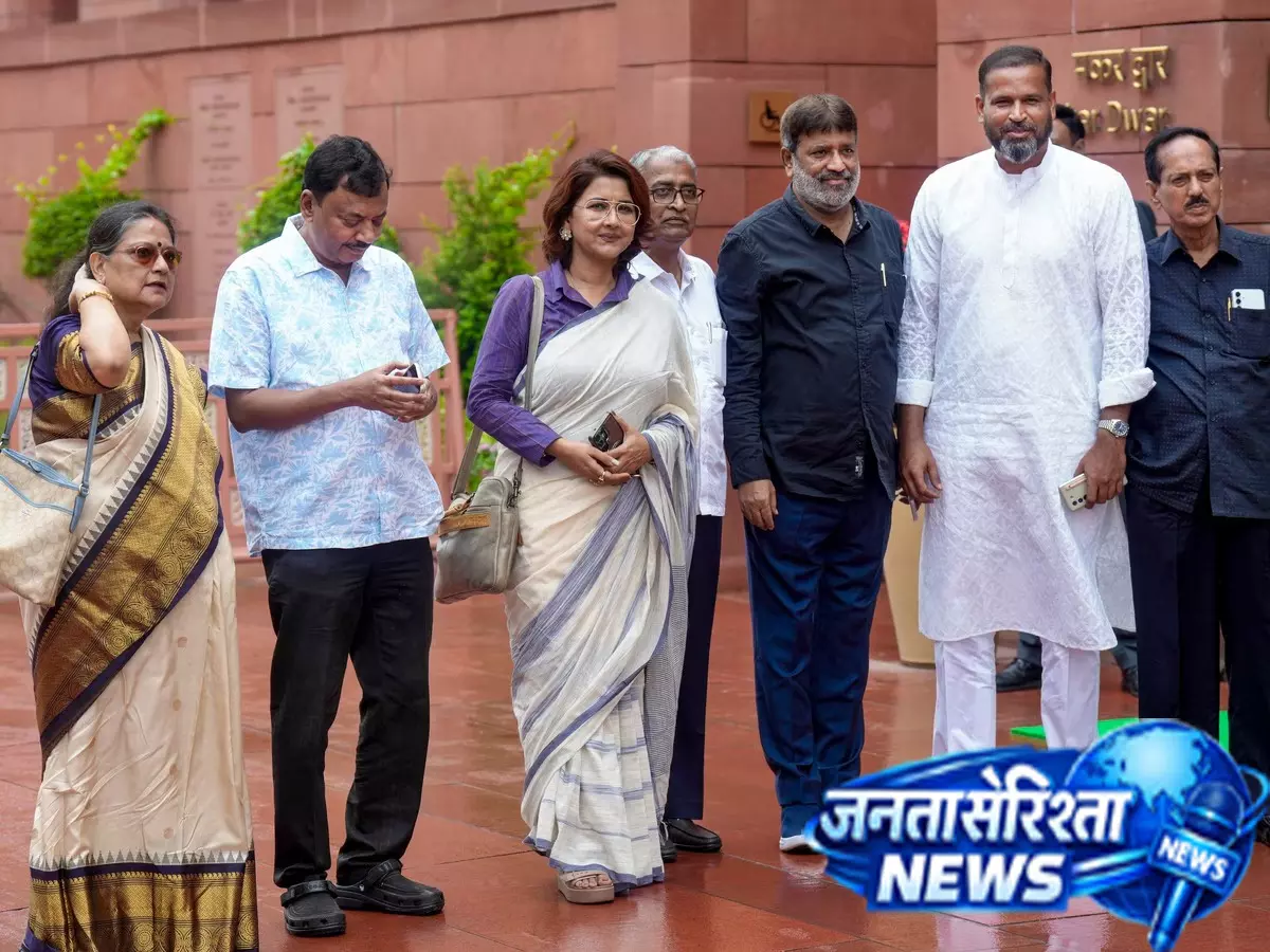 TMC छोड़ने के बाद भी नहीं बनी बात, बागी गुट में फूट के संकेत TMC छोड़ने के बाद भी नहीं बनी बात, बागी गुट में फूट के संकेत