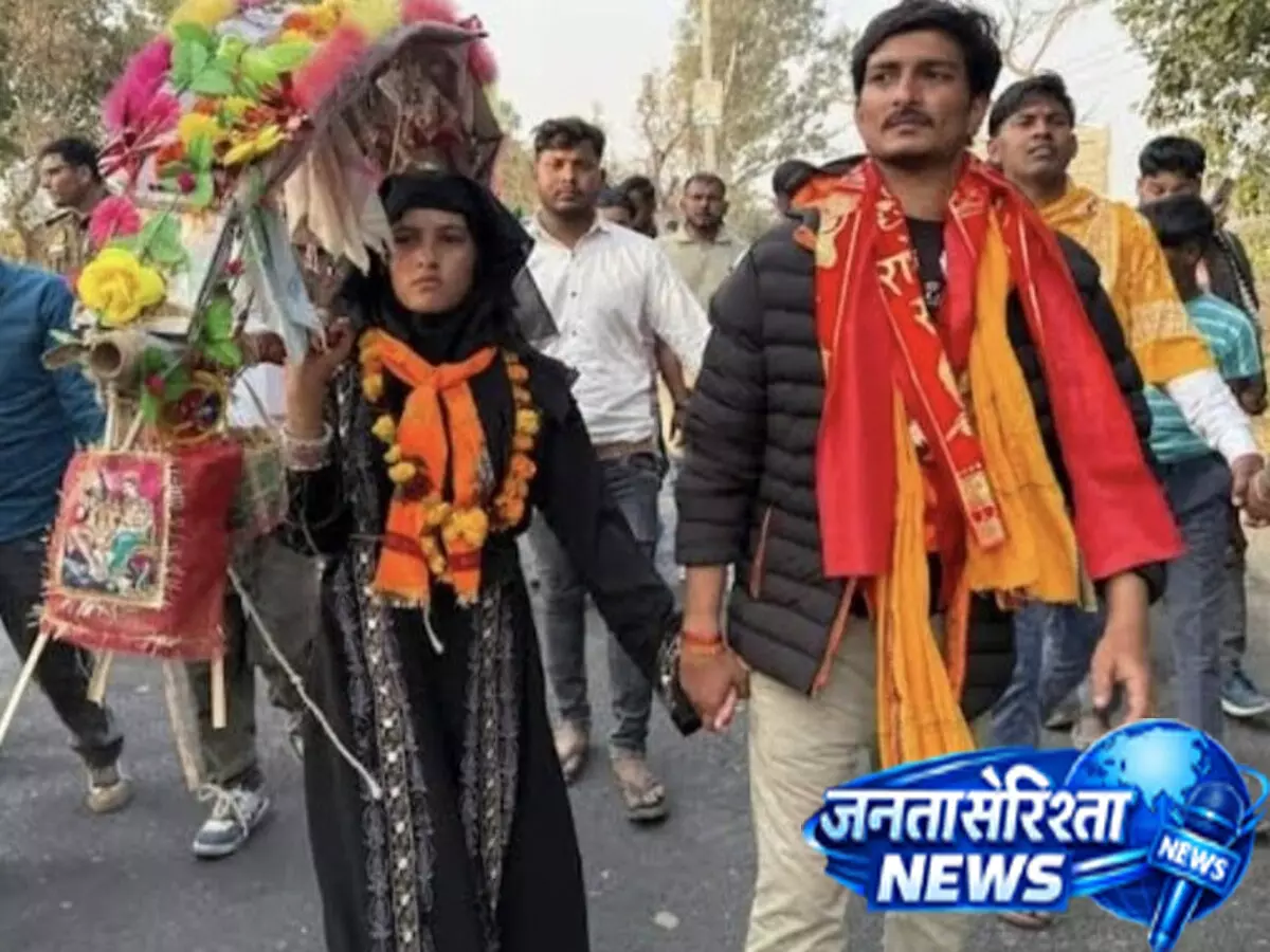 कांवड़ यात्रा से पहले तमन्ना मलिक को नोटिस, क्या है पूरा विवाद? कांवड़ यात्रा से पहले तमन्ना मलिक को नोटिस, क्या है पूरा विवाद?