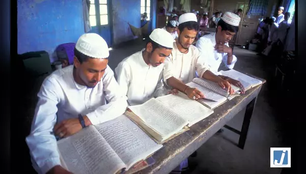 मदरसा शिक्षा व्यवस्था में योगी सरकार का बड़ा बदलाव मदरसा शिक्षा व्यवस्था में योगी सरकार का बड़ा बदलाव