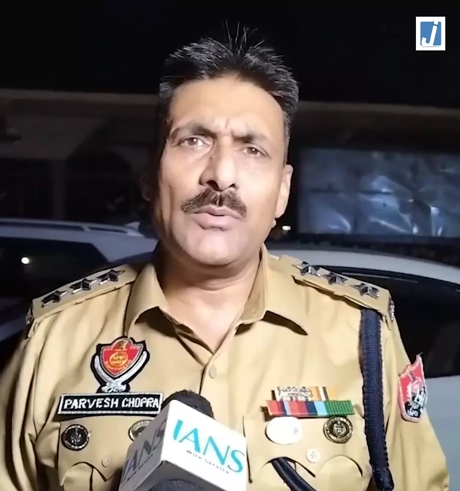 दिनदहाड़े दो भाइयों की गोली मारकर हत्या, पुरानी रंजिश को माना जा रहा वजह दिनदहाड़े दो भाइयों की गोली मारकर हत्या, पुरानी रंजिश को माना जा रहा वजह