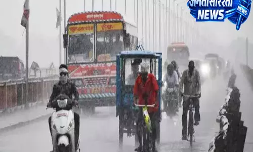 उत्तर प्रदेश में आज मौसम का अलर्ट, 50 जिलों में भारी वर्षा और वज्रपात की संभावना