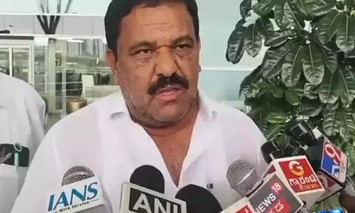 Karnataka में कैबिनेट में जगह न मिलने पर तीन तालुकों में बंद का आह्वान Karnataka में कैबिनेट में जगह न मिलने पर तीन तालुकों में बंद का आह्वान